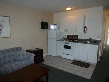 Airport Inn Lakeside Winfield Bagian luar foto